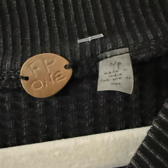 Free People FP One Interlaken Thermal Waffle Knit Cropped Top Size Small Black - Picture 4 of 7